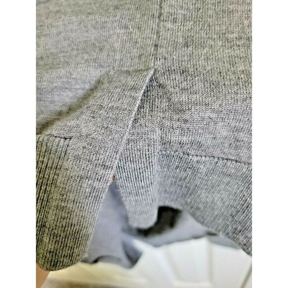 Banana Republic Women’s M Extra Fine Gray Merino Wool Crew Neck Sweater Size Med - Picture 9 of 9